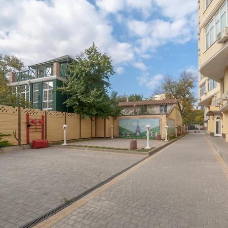 Стильная Квартира Возле Моря На Французском Бульваре Odesa Exterior foto